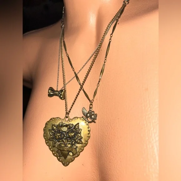 Betsey Johnson love hurts rose necklace charm vintage tattoo heartbreaker layer